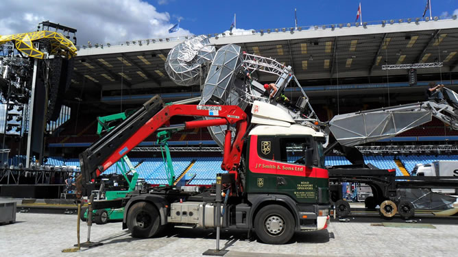 Setting up for the Take That concert